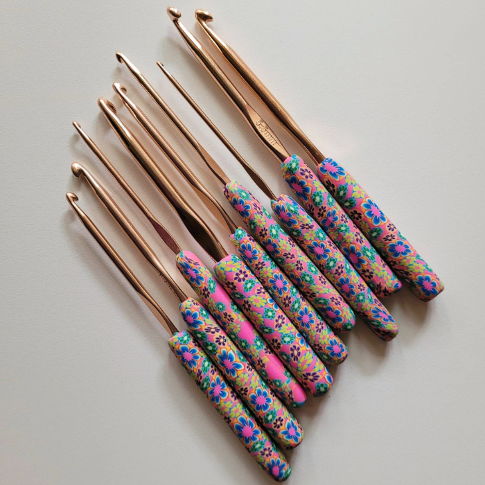 Ruth and Kaye Daisy Crochet Hooks Set Pink and Rose Gold set of 9 product photo Australia